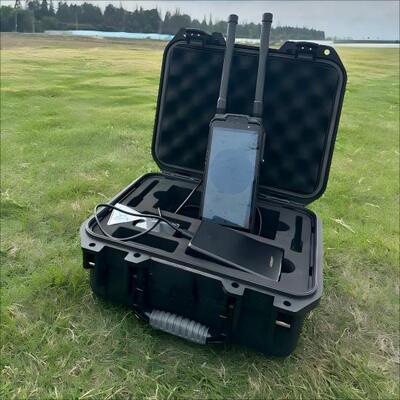 3km Detekcja pasywna Precyzyjne pozycjonowanie Wczesne ostrzeganie Przenośny detektor drona